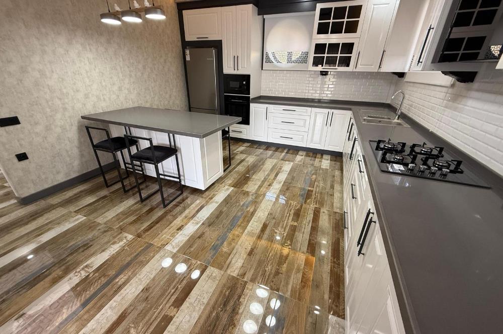 GÖLBAŞI HACILARDA 18 AİLE KONSEPTLİ TRİPLEKS 7+1 MOGAN MANZARALI