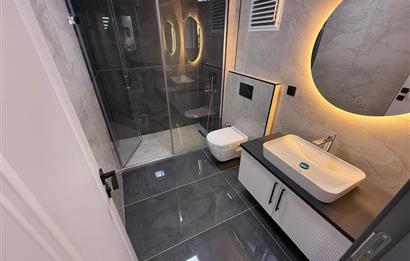 GÖLBAŞI HACILARDA 18 AİLE KONSEPTLİ TRİPLEKS 7+1 MOGAN MANZARALI