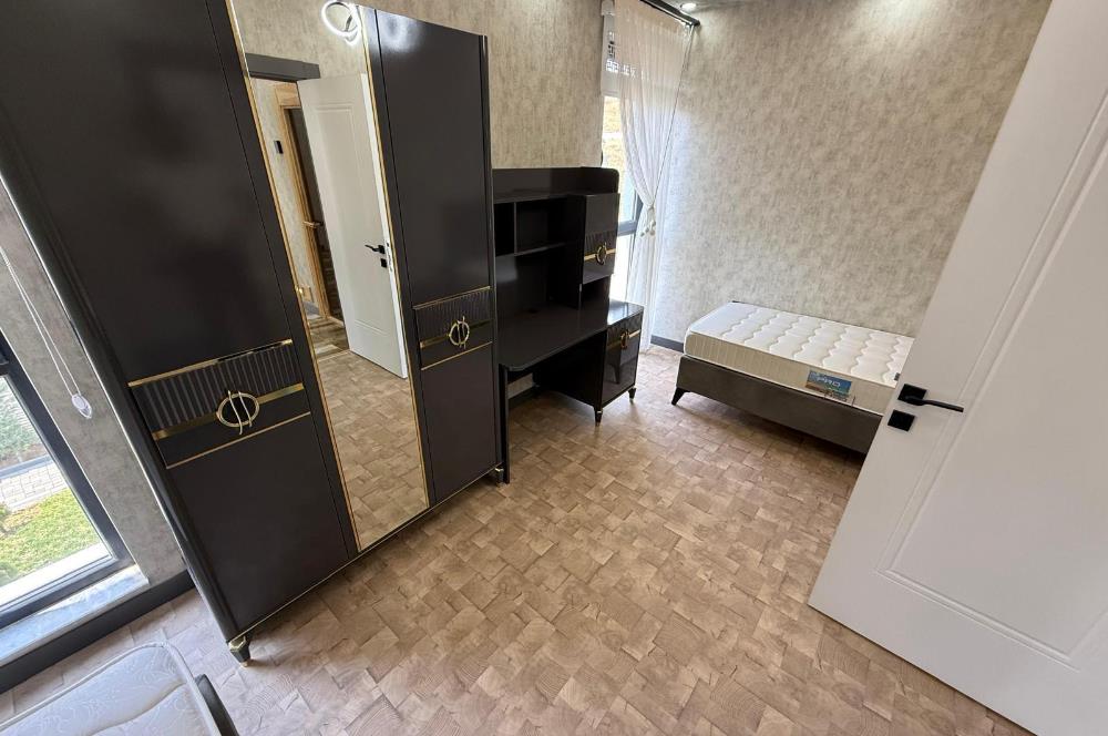 GÖLBAŞI HACILARDA 18 AİLE KONSEPTLİ TRİPLEKS 7+1 MOGAN MANZARALI