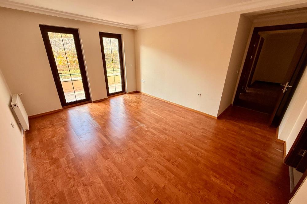 341 ETAP TERAS EVLERDE 3+1 GENİŞ KULLANIMLI BOŞ 250M2 BAHÇELİ