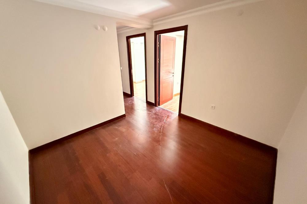 341 ETAP TERAS EVLERDE 3+1 GENİŞ KULLANIMLI BOŞ 250M2 BAHÇELİ