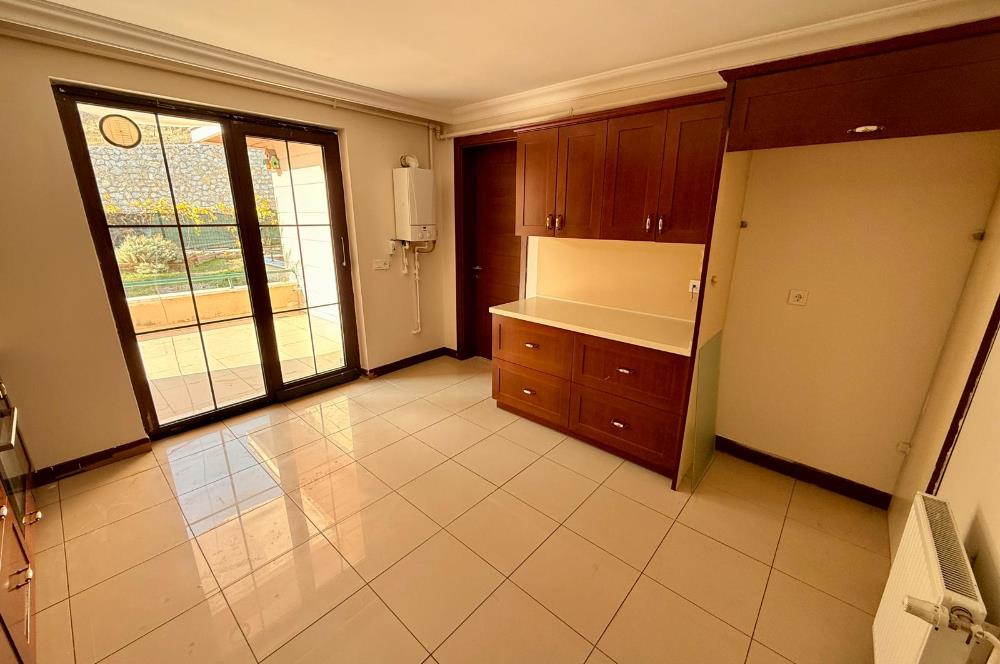 341 ETAP TERAS EVLERDE 3+1 GENİŞ KULLANIMLI BOŞ 250M2 BAHÇELİ