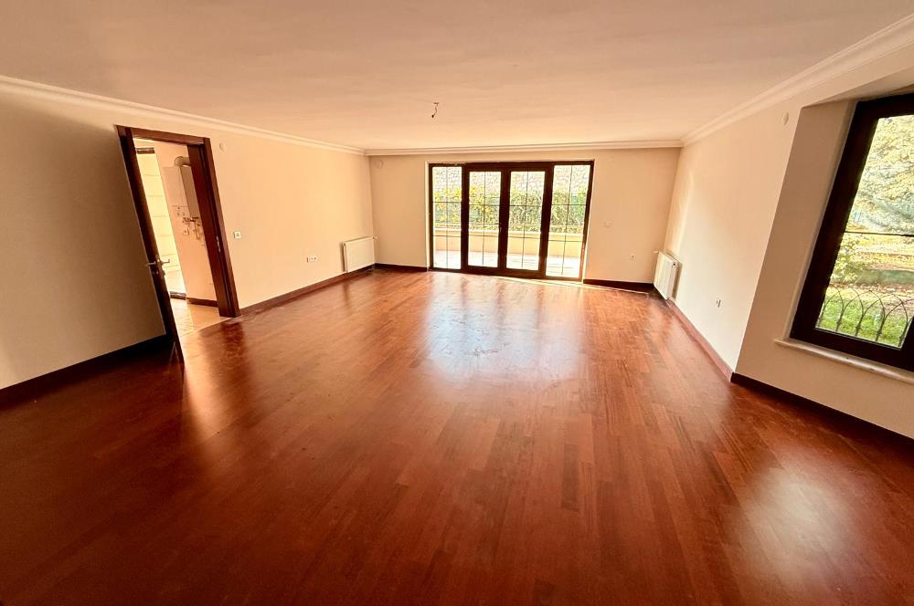 341 ETAP TERAS EVLERDE 3+1 GENİŞ KULLANIMLI BOŞ 250M2 BAHÇELİ