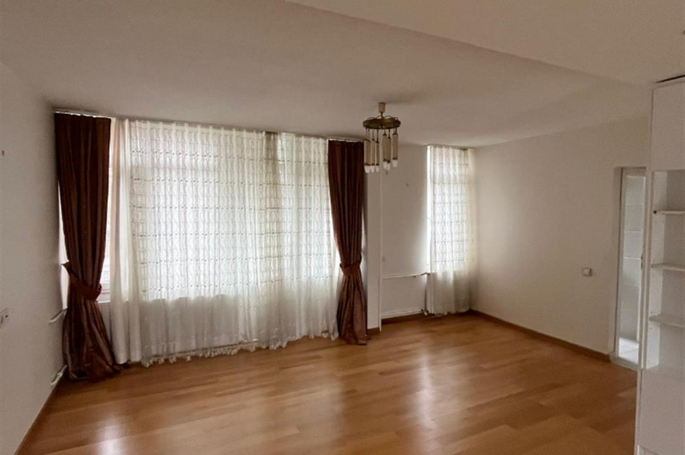 ANKARA,ÇANKAYA İŞ BANKASI BLOKLARINDA 3+1 KİRALIK DAİRE