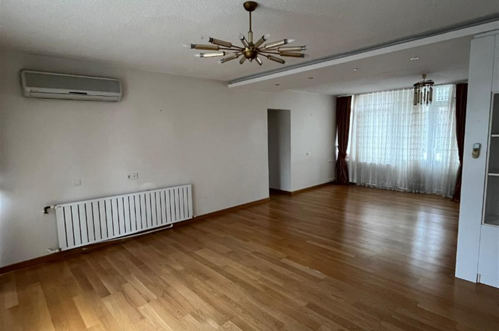 ANKARA,ÇANKAYA İŞ BANKASI BLOKLARINDA 3+1 KİRALIK DAİRE