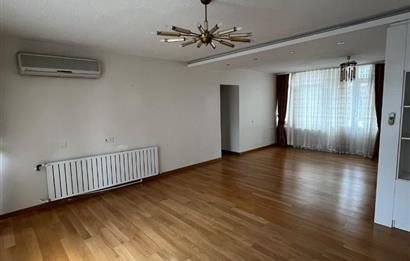 ANKARA,ÇANKAYA İŞ BANKASI BLOKLARINDA 3+1 KİRALIK DAİRE