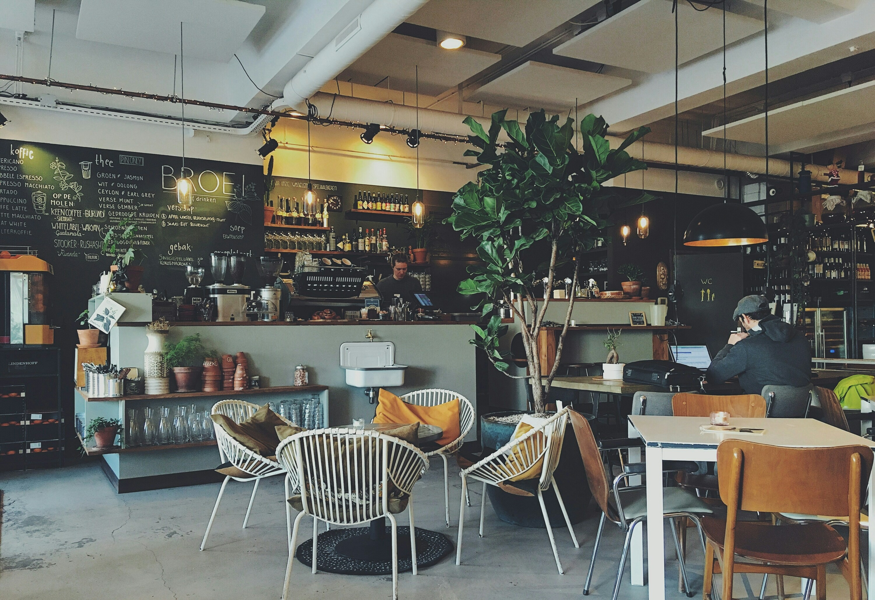 GÜVENPARK YAKINI, YOĞUN KAFE BÖLGESİNDE BAHÇELİ DEVREN SATILIK