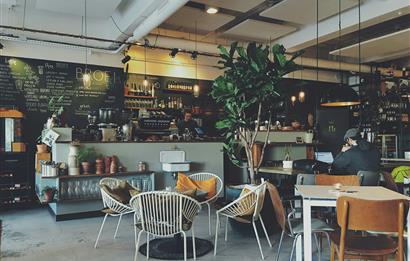 GÜVENPARK YAKINI, YOĞUN KAFE BÖLGESİNDE BAHÇELİ DEVREN SATILIK