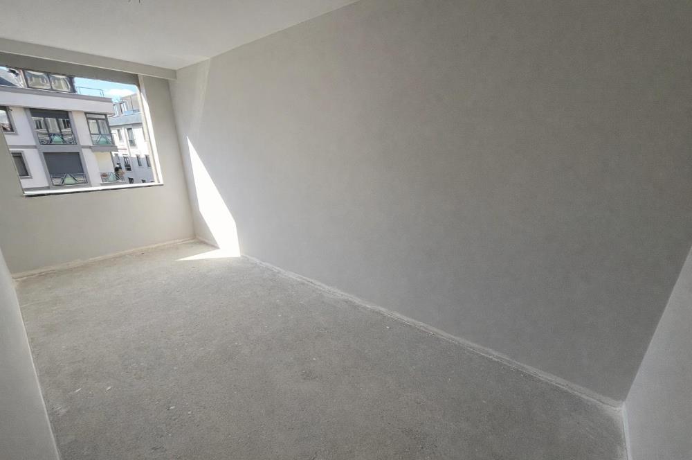 KÜÇÜKYALI'DA 0 BİNADA ÖN CEPHE ARA KAT 3+1