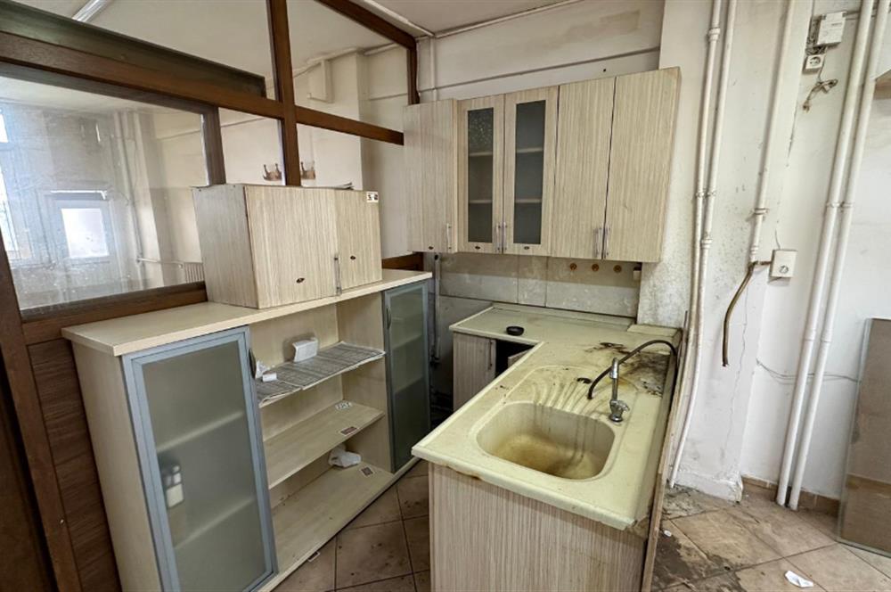 KURTULUŞ TÜRKBEYİ SOKAKTA GENİŞ KİRALIK DÜKKAN