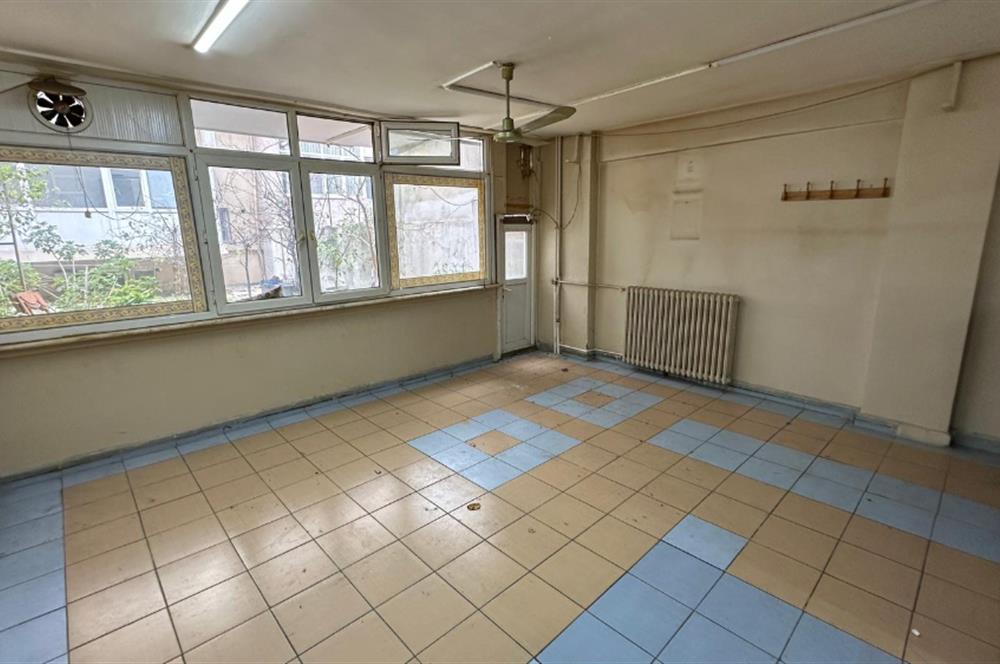 KURTULUŞ TÜRKBEYİ SOKAKTA GENİŞ KİRALIK DÜKKAN