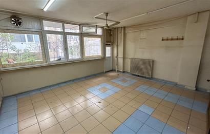 KURTULUŞ TÜRKBEYİ SOKAKTA GENİŞ KİRALIK DÜKKAN