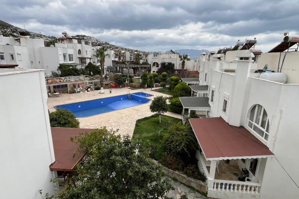 Bodrum Turgutreis'de Denize Sıfır Havuzlu Sitede Kiralık 2+1 Dubleks Daire
