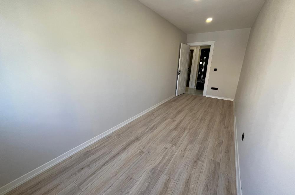 ALTINTEPE'DE 0 BİNADA EBEVEYN BANYOLU ÖN CEPHE KÖŞE 3+1