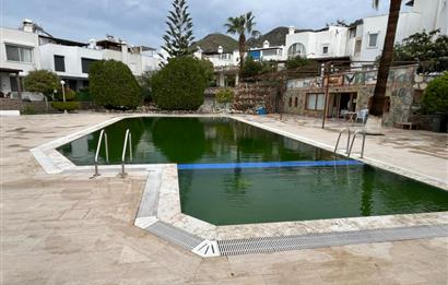 Bodrum Turgutreis'de Denize Sıfır Havuzlu Sitede Kiralık 2+1 Dubleks Daire