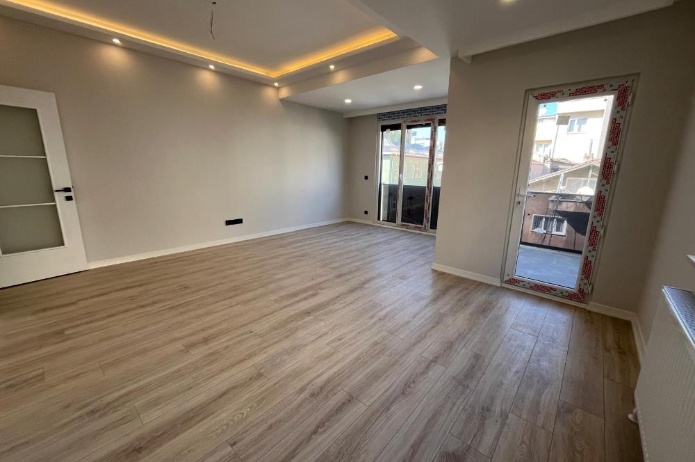 ALTINTEPE'DE 0 BİNADA EBEVEYN BANYOLU ÖN CEPHE KÖŞE 3+1