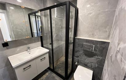 ALTINTEPE'DE 0 BİNADA EBEVEYN BANYOLU ÖN CEPHE KÖŞE 3+1