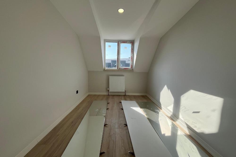 ALTINTEPENİN MERKEZİNDE DENİZ VE ADALAR MANZARALI 5+2 DUBLEKS