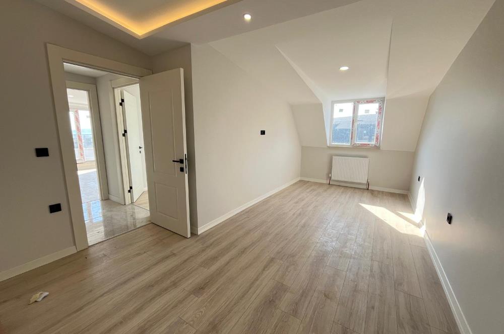 ALTINTEPENİN MERKEZİNDE DENİZ VE ADALAR MANZARALI 5+2 DUBLEKS