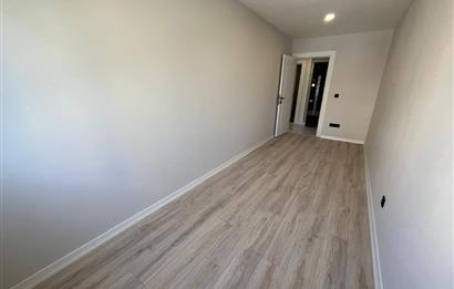 ALTINTEPE'DE 0 BİNADA EBEVEYN BANYOLU ÖN CEPHE KÖŞE 3+1