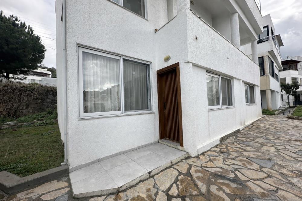 Turgutreis'te Anacaddeye Cepheli Satılık Dükkan ve Daire