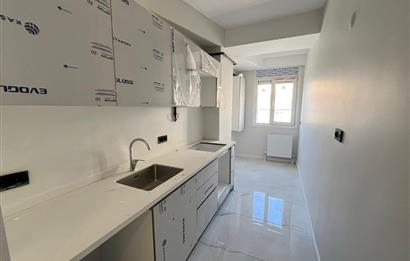 ALTINTEPE'DE 0 BİNADA EBEVEYN BANYOLU ÖN CEPHE KÖŞE 3+1