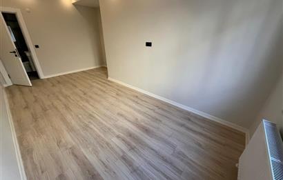 ALTINTEPE'DE 0 BİNADA EBEVEYN BANYOLU ÖN CEPHE KÖŞE 3+1