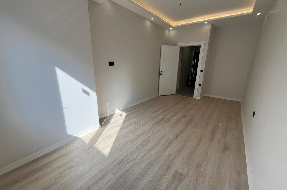 ALTINTEPE'DE 0 BİNADA EBEVEYN BANYOLU ÖN CEPHE KÖŞE 3+1