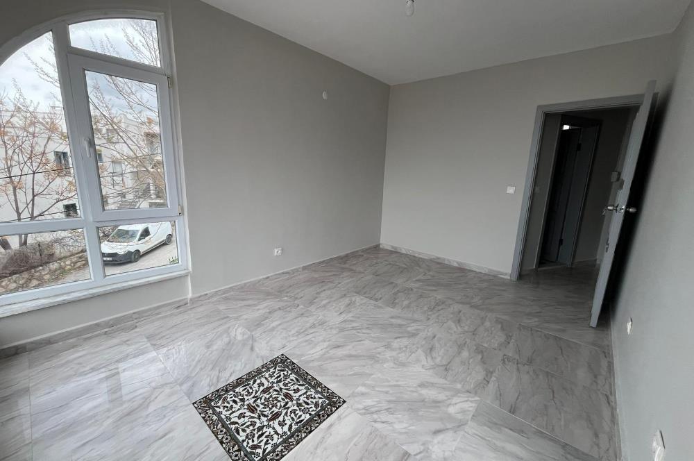 Bodrum Turgutreis'de Denize Sıfır Havuzlu Sitede Kiralık 2+1 Dubleks Daire