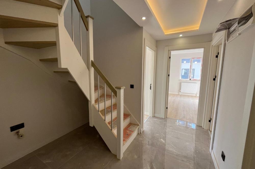 ALTINTEPENİN MERKEZİNDE DENİZ VE ADALAR MANZARALI 5+2 DUBLEKS