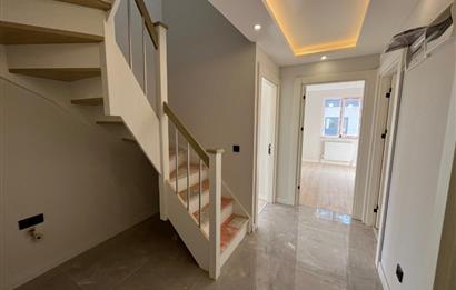 ALTINTEPENİN MERKEZİNDE DENİZ VE ADALAR MANZARALI 5+2 DUBLEKS