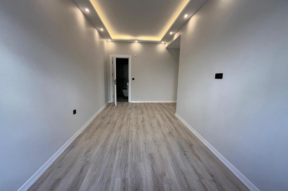 ALTINTEPE'DE 0 BİNADA EBEVEYN BANYOLU ÖN CEPHE KÖŞE 3+1