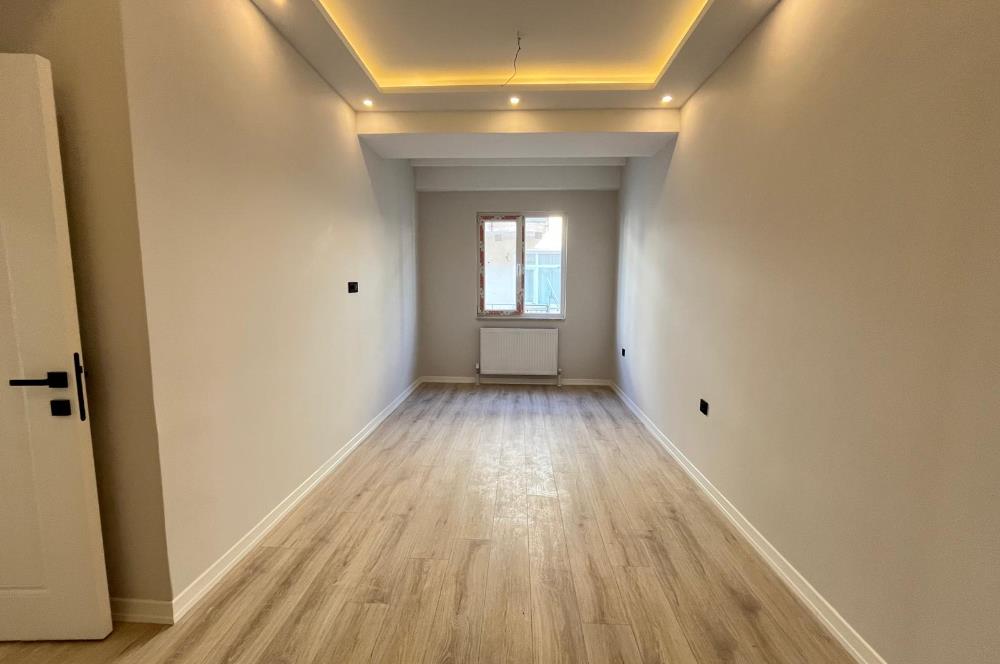 ALTINTEPE'DE 0 BİNADA EBEVEYN BANYOLU ÖN CEPHE KÖŞE 3+1