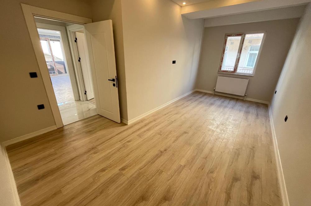 ALTINTEPE'DE 0 BİNADA EBEVEYN BANYOLU ÖN CEPHE KÖŞE 3+1