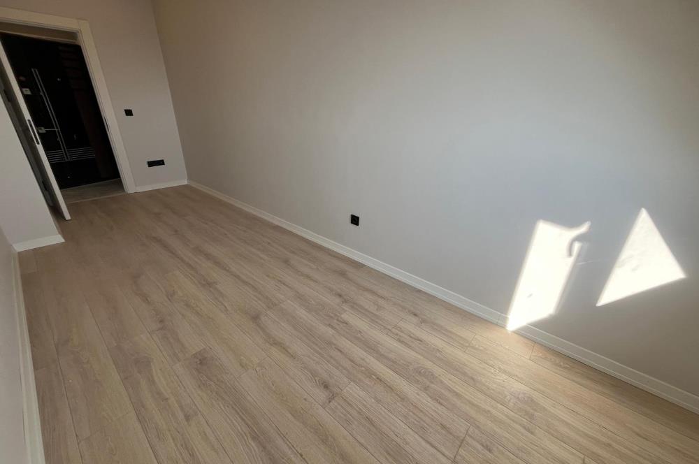 ALTINTEPENİN MERKEZİNDE DENİZ VE ADALAR MANZARALI 5+2 DUBLEKS