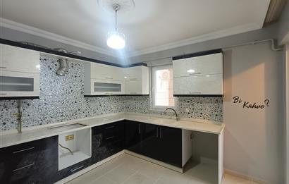 CENTURY 21'DEN ŞAHİNCİLİ MAHALLESİNDE GENİŞ VE FERAH 2+1 SATILIK DAİRE