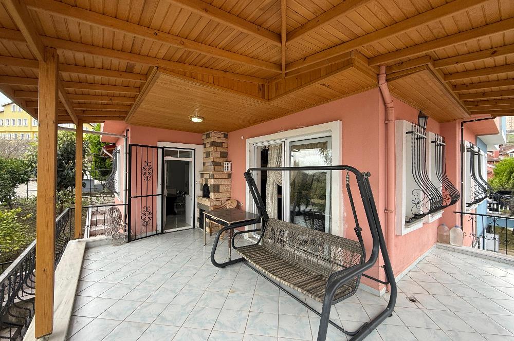 DENİZ MANZARALI TEMİZ EŞYALI KİRALIK ViLLA