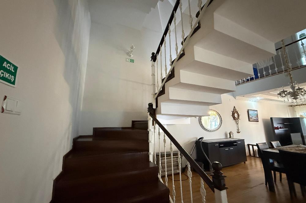 DENİZ MANZARALI TEMİZ EŞYALI KİRALIK ViLLA