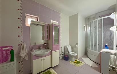 DENİZ MANZARALI TEMİZ EŞYALI KİRALIK ViLLA