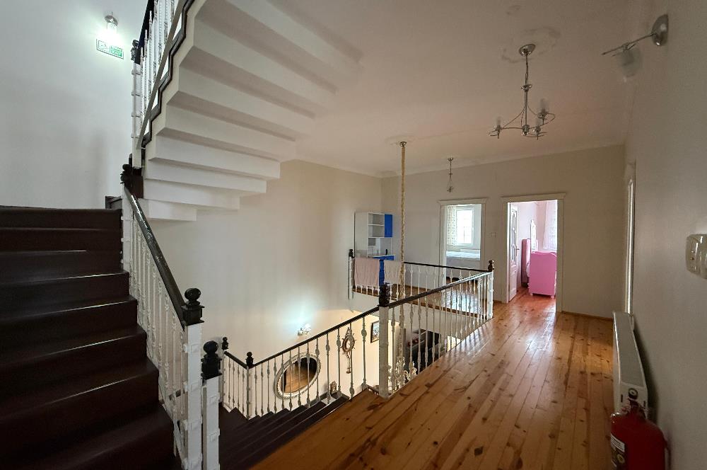 DENİZ MANZARALI TEMİZ EŞYALI KİRALIK ViLLA