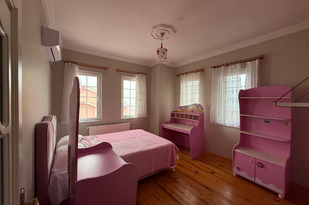 DENİZ MANZARALI TEMİZ EŞYALI KİRALIK ViLLA