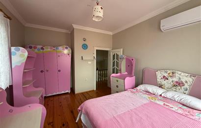 DENİZ MANZARALI TEMİZ EŞYALI KİRALIK ViLLA