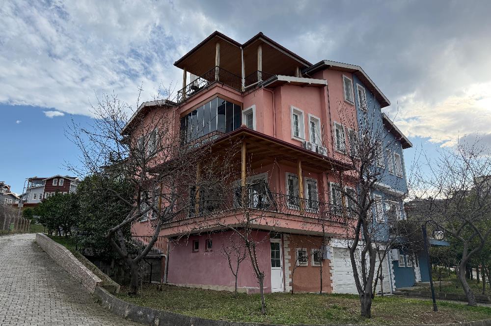 DENİZ MANZARALI TEMİZ EŞYALI KİRALIK ViLLA