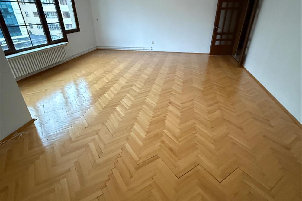 ÇANKAYA YILDIZ DA MERKEZİ KONUMDA ŞIK KİRALIK 3+1 DAİRE