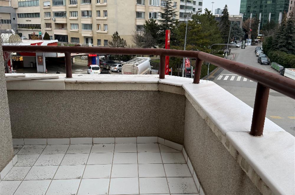 ÇANKAYA YILDIZ DA MERKEZİ KONUMDA ŞIK KİRALIK 3+1 DAİRE