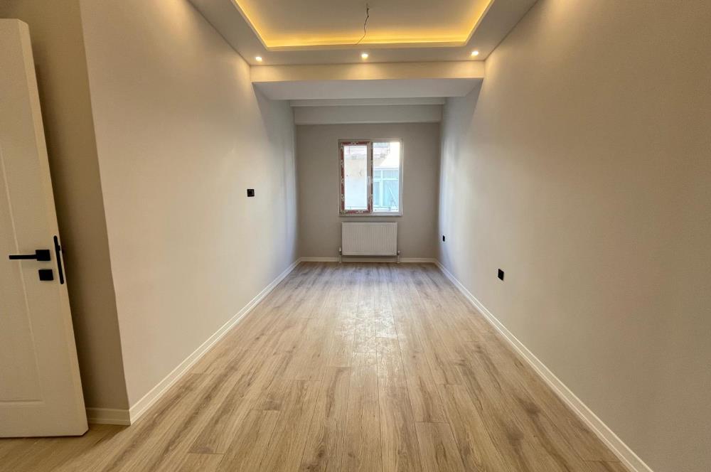 ALTINTEPE'DE 0 BİNADA EBEVEYN BANYOLU ÖN CEPHE KÖŞE 3+1