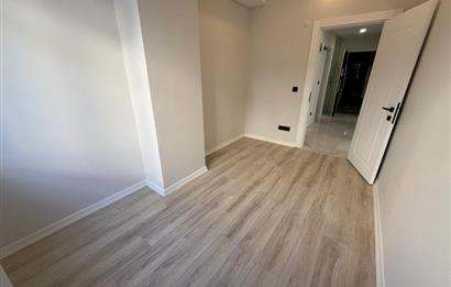 ALTINTEPE'DE 0 BİNADA EBEVEYN BANYOLU ÖN CEPHE KÖŞE 3+1