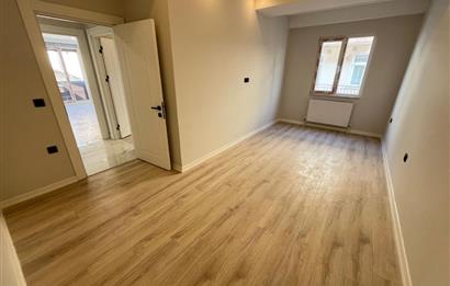 ALTINTEPE'DE 0 BİNADA EBEVEYN BANYOLU ÖN CEPHE KÖŞE 3+1