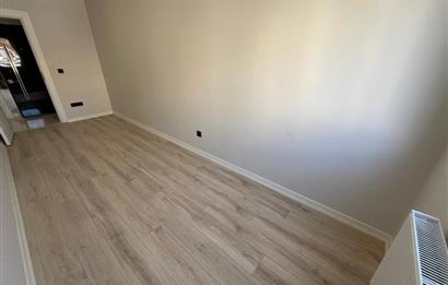 ALTINTEPE'DE 0 BİNADA EBEVEYN BANYOLU ÖN CEPHE KÖŞE 3+1