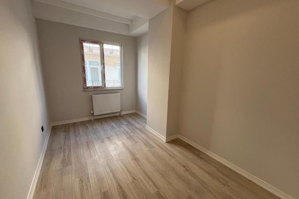 ALTINTEPE'DE 0 BİNADA EBEVEYN BANYOLU ÖN CEPHE KÖŞE 3+1